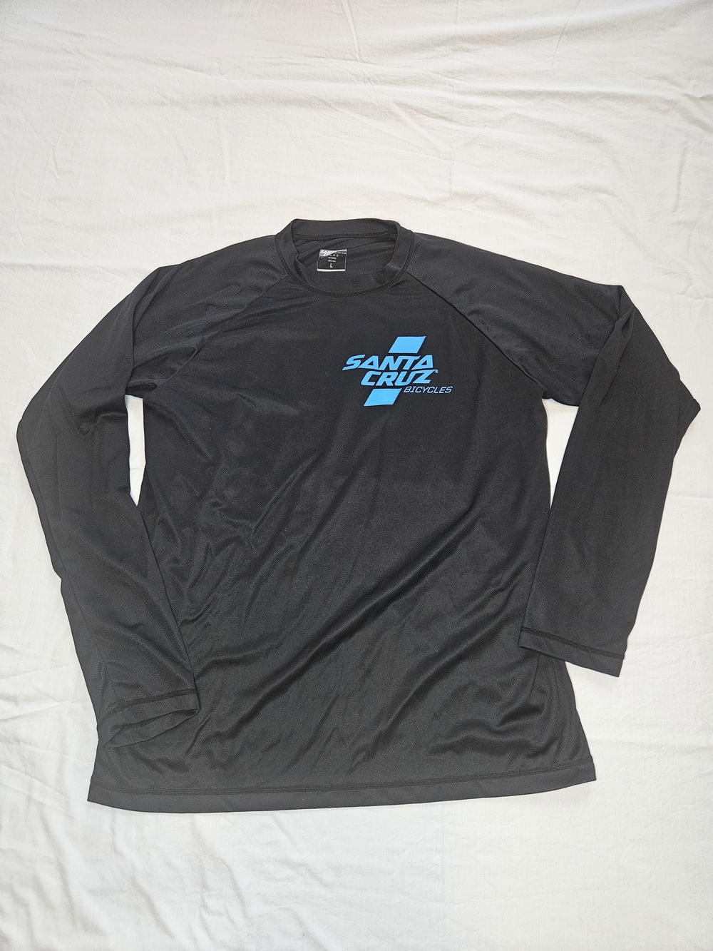 Santa Cruz Bicycles Men’s Black Long-Sleeve Swim Rash Guard with Blue Logo